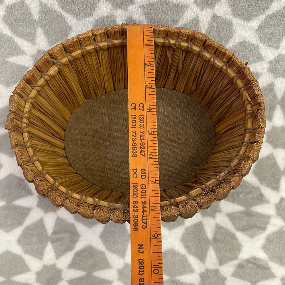 🌸 5 for $25 // Vintage oval straw seagrass wicker basket
